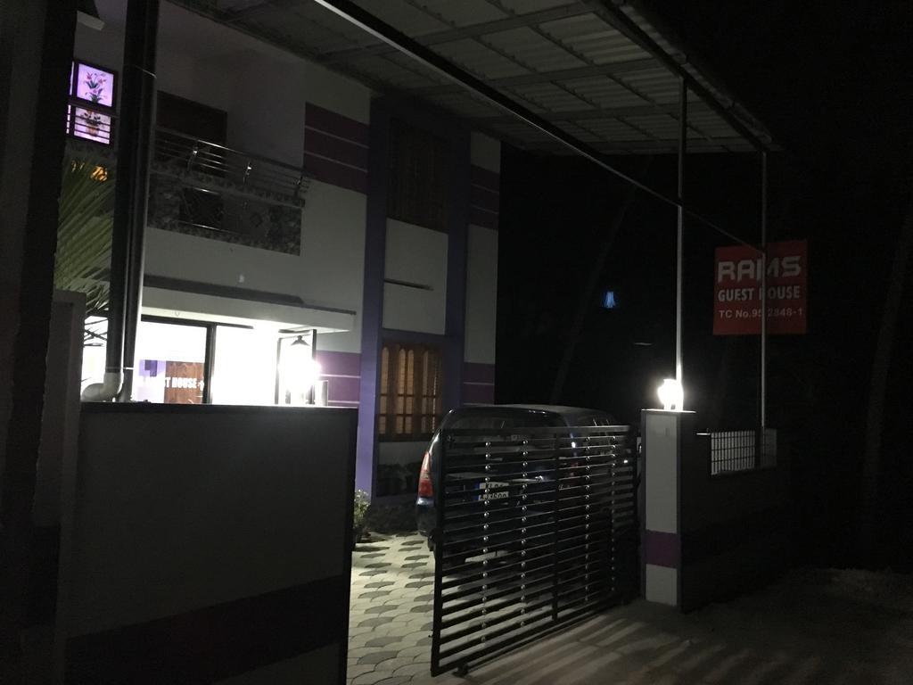 Rams Guest House Near Lulu Mall Thiruvananthapuram Extérieur photo